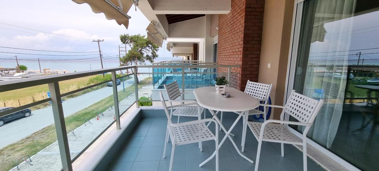 Bungalow White Apartments Polychrono Exterior photo